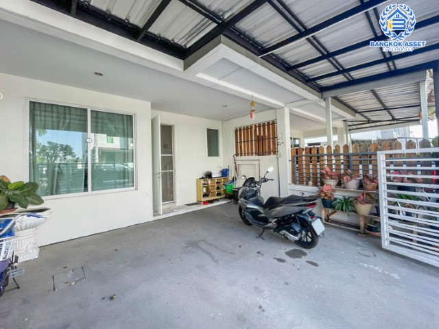 *****ทาวน์เฮ้าส์มือสองย่านกรุงเทพมหานคร ม.แฮปปี้วิลล์ เทิดราชัน-ดอนเมือง เนื้อที่ 17.9 ตร.ว. ฟังก์ชัน 3 ห้องนอน 2 ห้องน้ำ 2 ที่จอดรถ แถมฟรี! 2 เครื่องปรับอากาศ 1 เครื่องทำน้ำอุ่น บนทำเลเชื่อมต่อทั้งถ.วิภาวดี, ถ.สรงประภา, ถ.ศรีสมาน ใกล้สนามบินดอนเมือง รถไฟฟ้าสายสีแดง "สถานีดอนเมือง" และทางด่วน "ศรีสมาน"